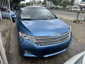 Photo - Toyota Venza V6 2012 Blue