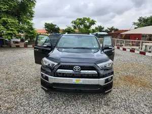 Toyota 4-Runner SR5 4WD 2011 Black