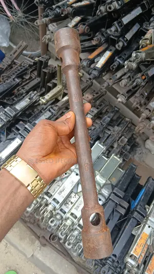 Wheel Spanner 32,33