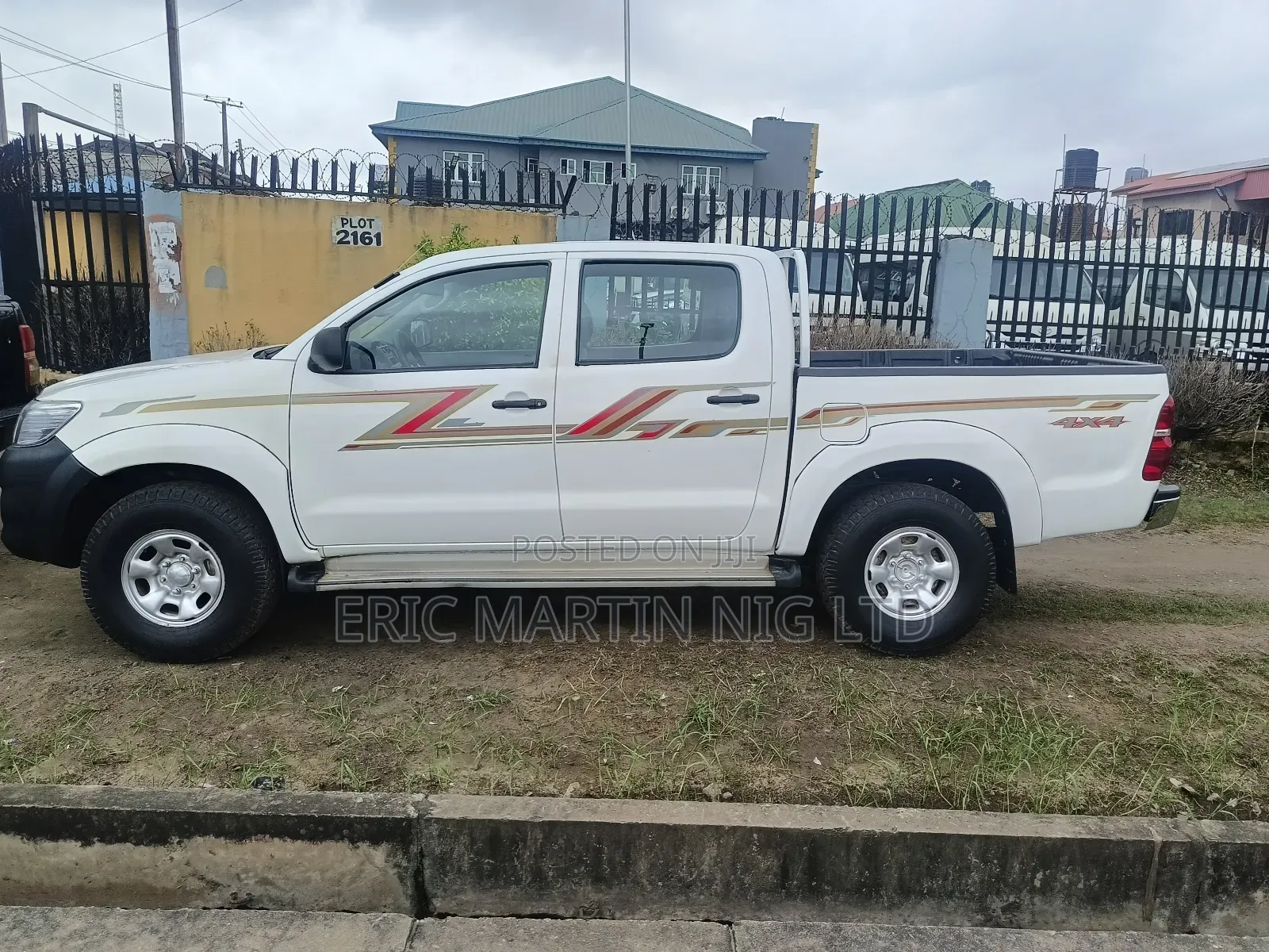 Toyota Hilux 2012 White