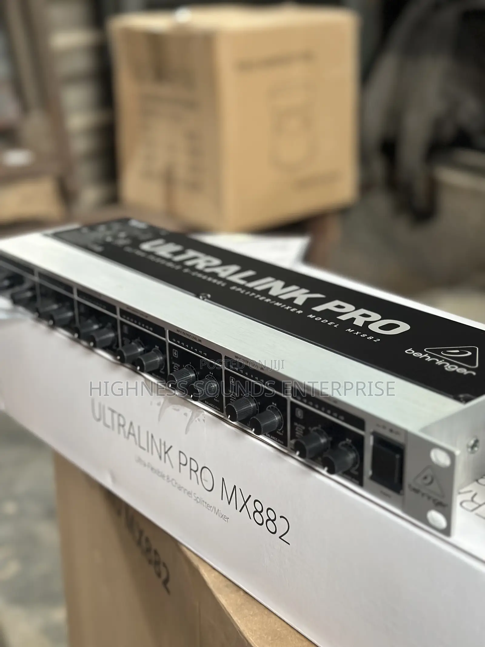 Behringer Ultralink Pro Mx882
