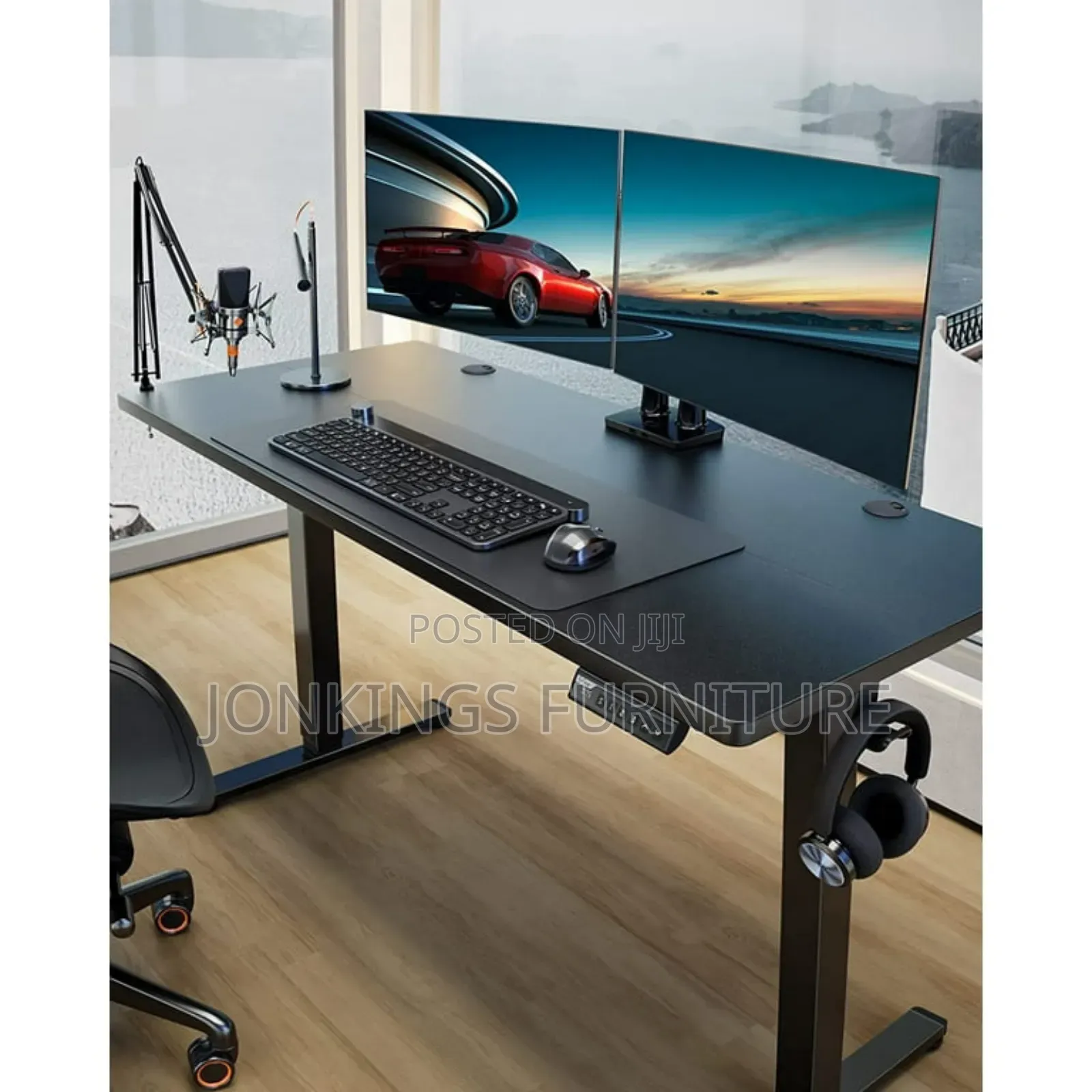 Studio Room Height Adjustable Table