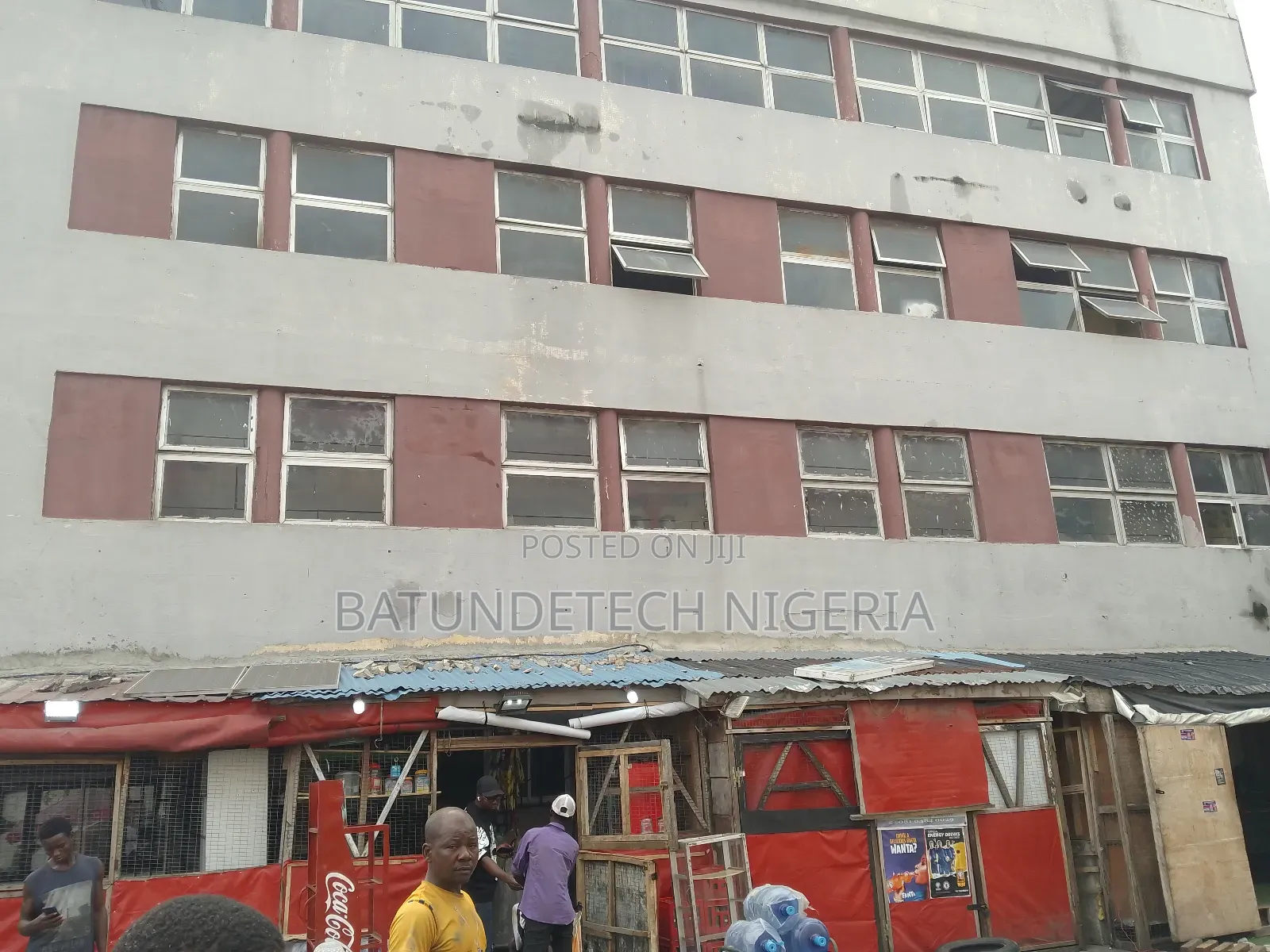 3 Stores Building Office Complex