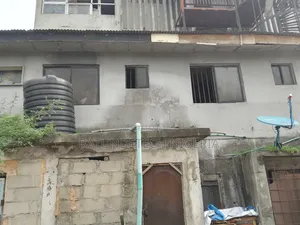 3 Stores Building Office Complex