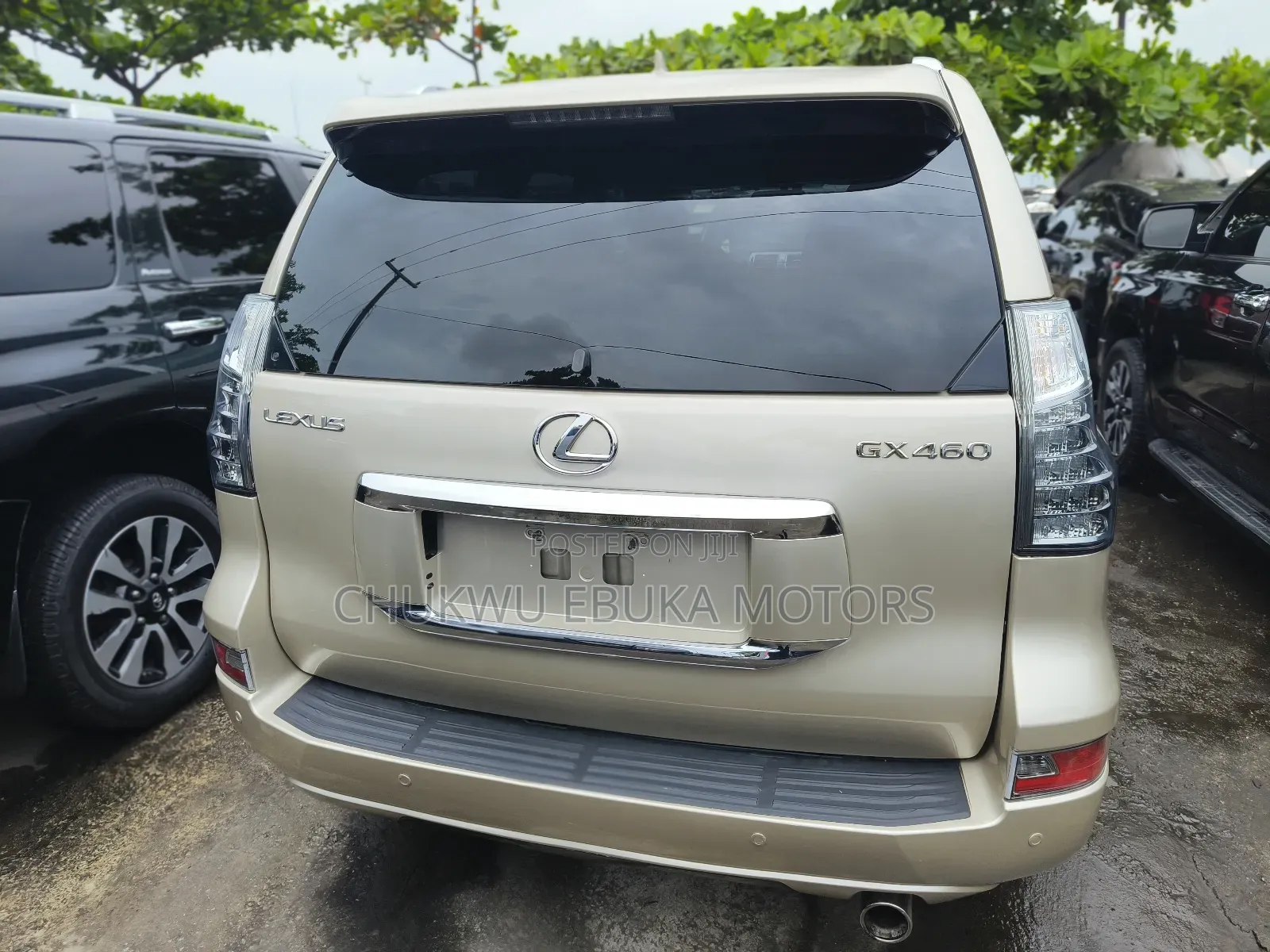 Lexus GX 460 2011 Gold