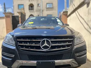 Mercedes-Benz M Class ML350 4MATIC 4dr SUV AWD (3.5L 6cyl 7A) 2015 Blue