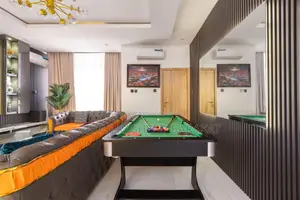 Brand New Two Bedroom Apartment Wurh Snooker Pool