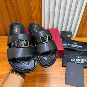Photo - Valentino Garavani Logo-Plaque Calf Leather Sandals