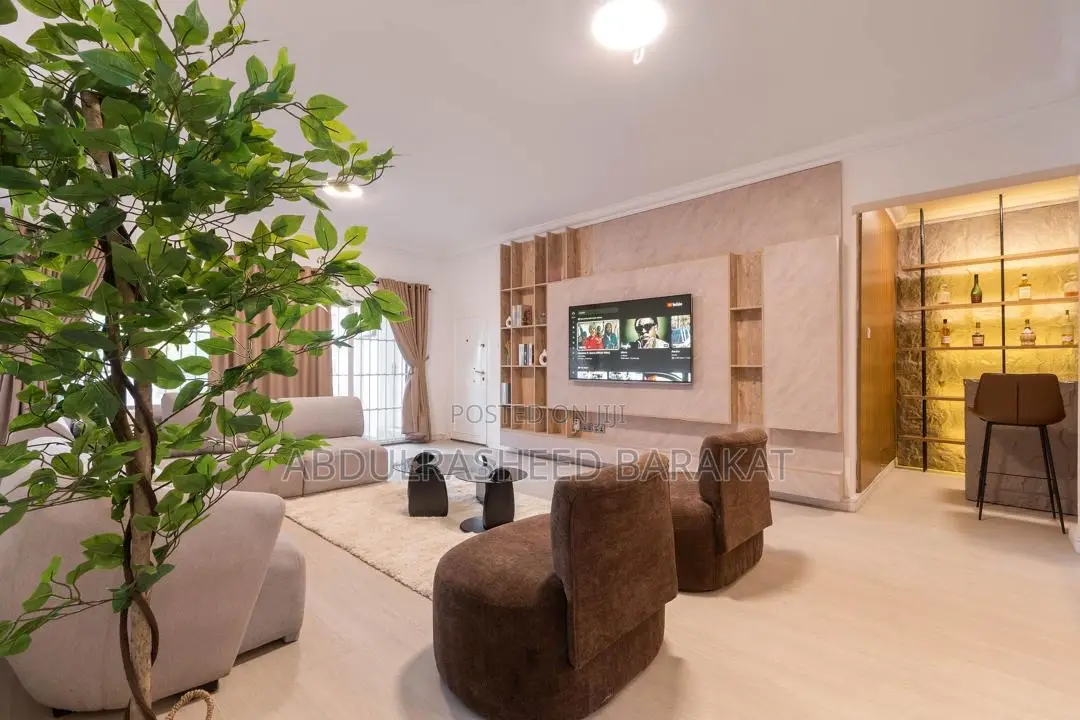 Luxury Two/Three Waterfront Apartment