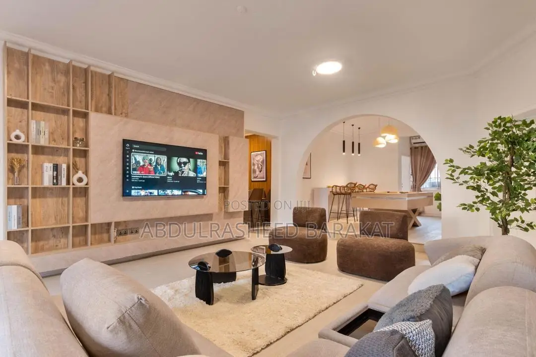 Luxury Two/Three Waterfront Apartment