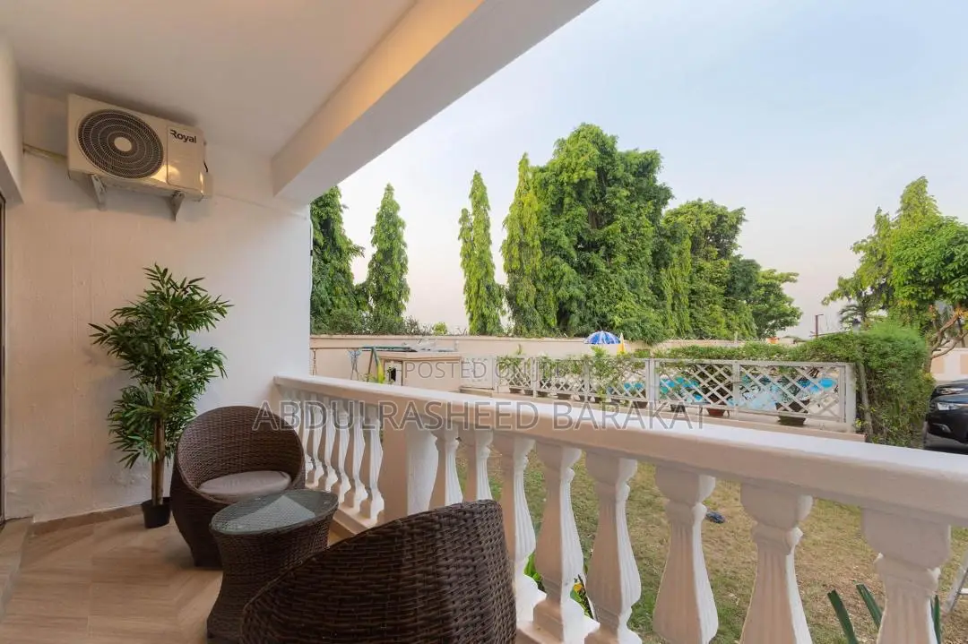 Luxury Two/Three Waterfront Apartment