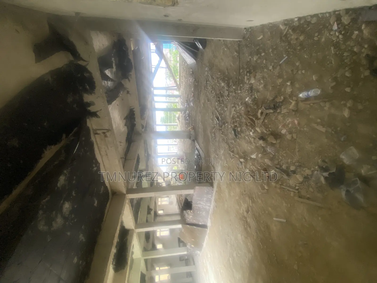 Warehouse/Showroom to Let