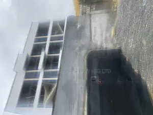 Warehouse/Showroom to Let
