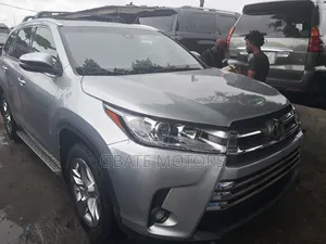 Toyota Highlander Limited 4x2 V6 (3.5L 6cyl 8A) 2018 Gray