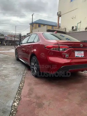 Toyota Corolla SE 2021 Red