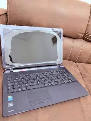 Photo - Laptop Toshiba Satellite C50 4GB Intel Pentium HDD 250GB