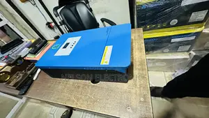 Famicare Inverter 5.5kva 24v Hybrid With 60a MPPT Controller