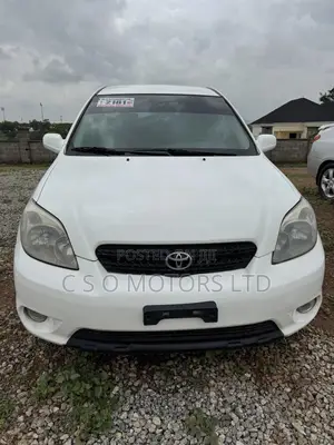 Photo - Toyota Matrix XR Hatchback FWD (1.8L 4cyl 4A) 2006 White