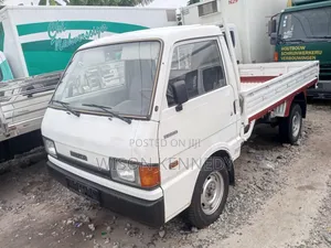 Mazda E2200 2002 White