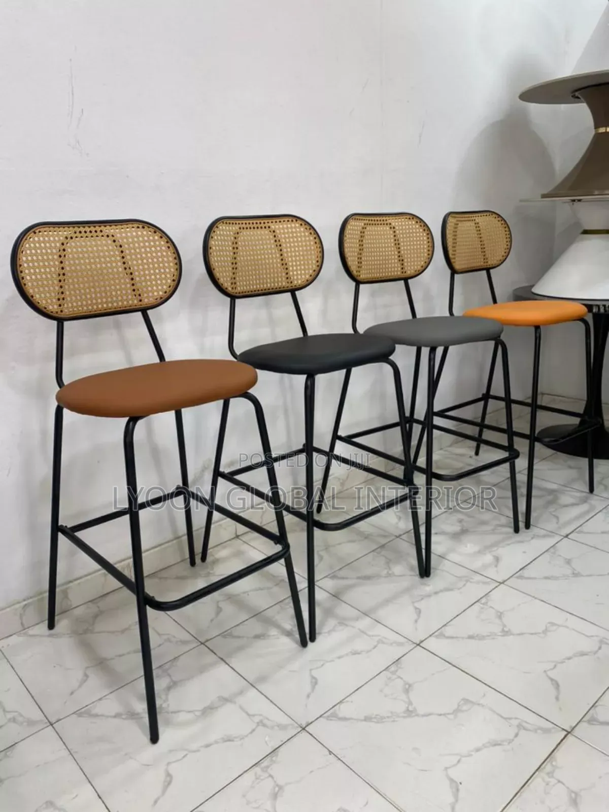 Standard Quality Modern Bar Stool