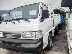 Mitsubishi L300 2002 White