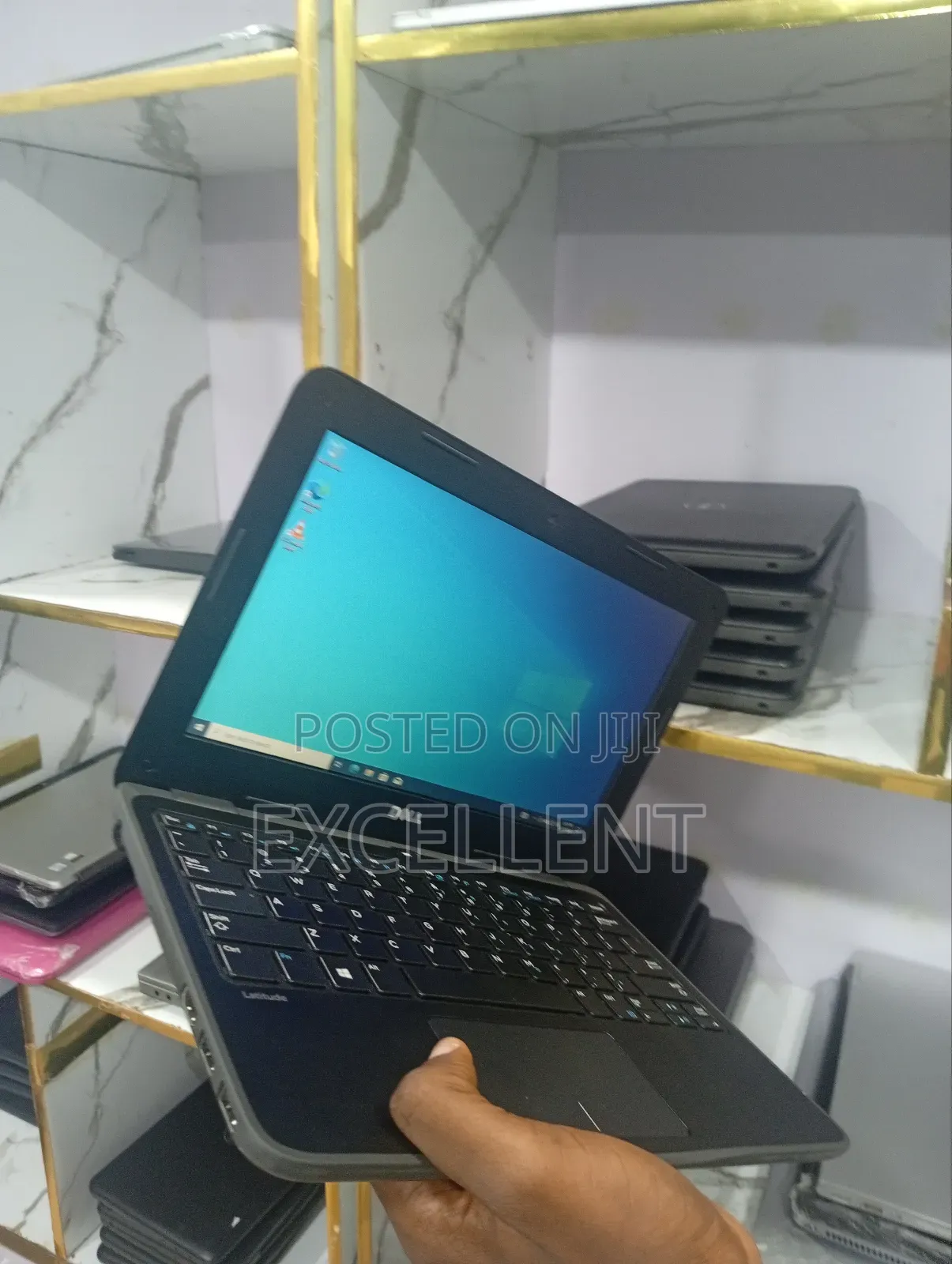 Laptop Dell Latitude 7390 4GB Intel Pentium SSD 60GB