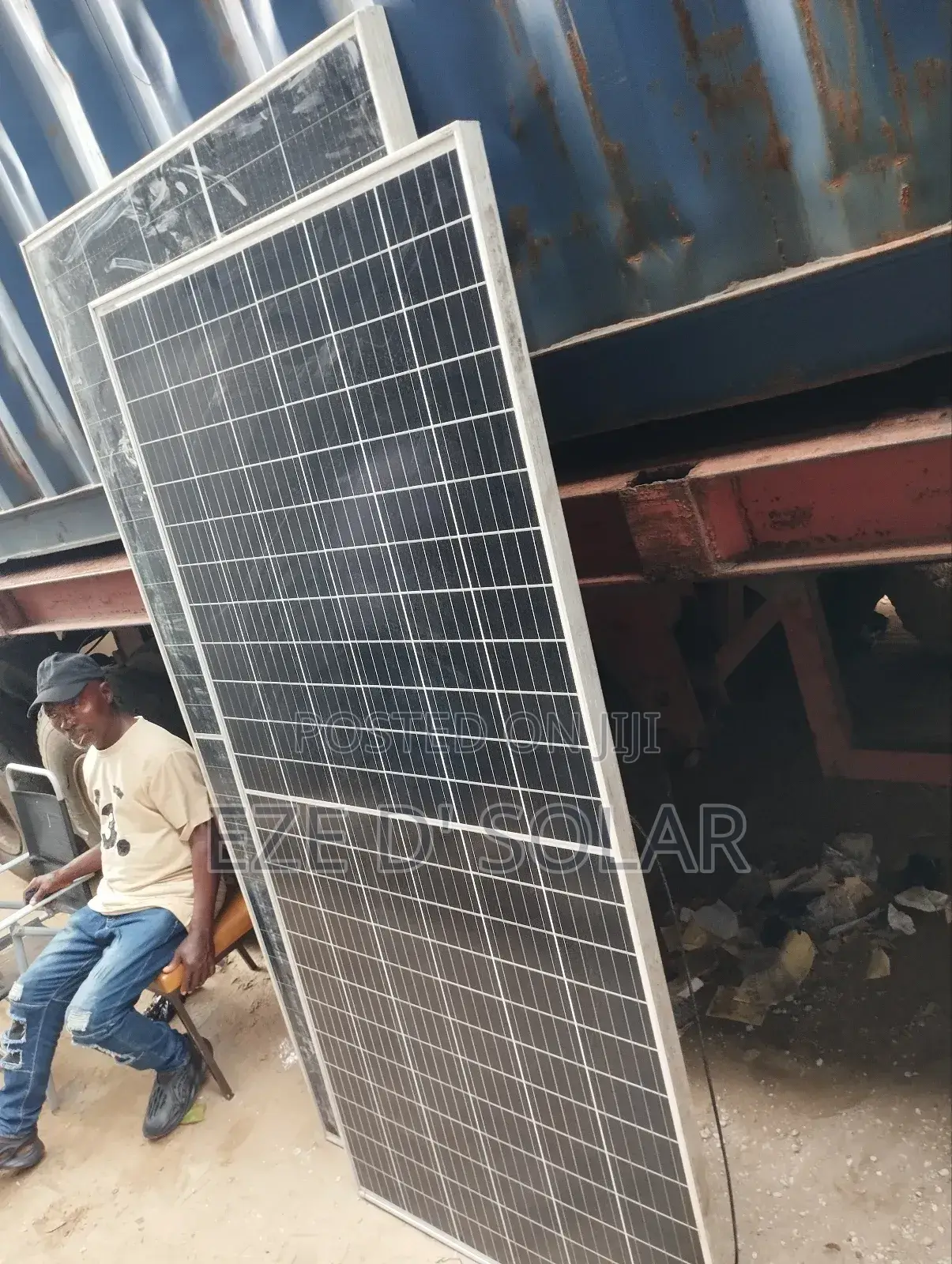 555w Jinko Solar Panel