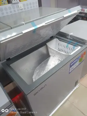 Skyrun Chest Freezer 200l