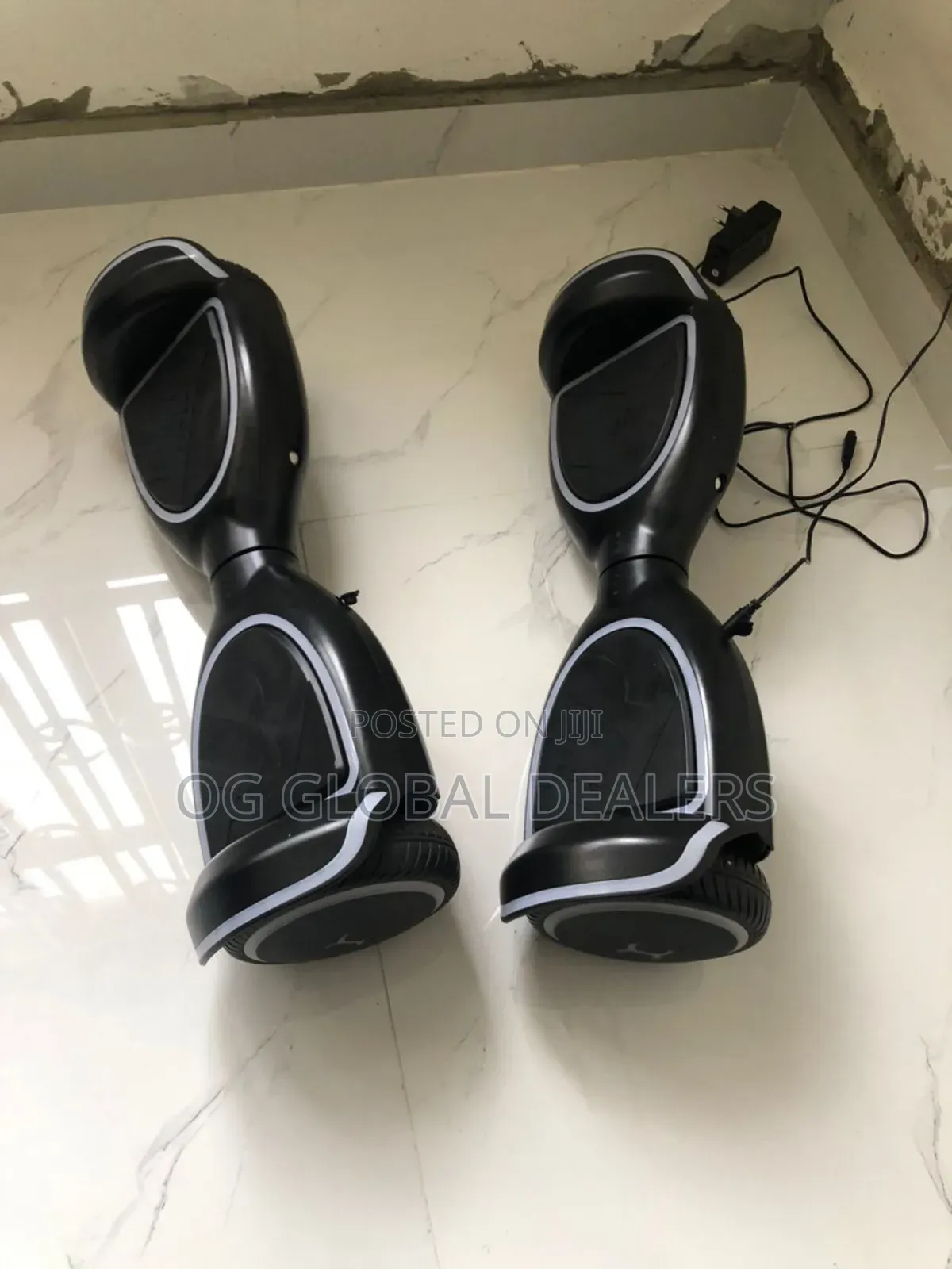Quality Hoverboard With Lighting Display (Brand New)