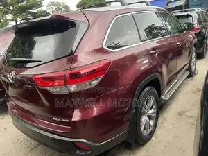 Toyota Highlander XLE 4dr SUV AWD (3.5L 6cyl 6A) 2015 Purple