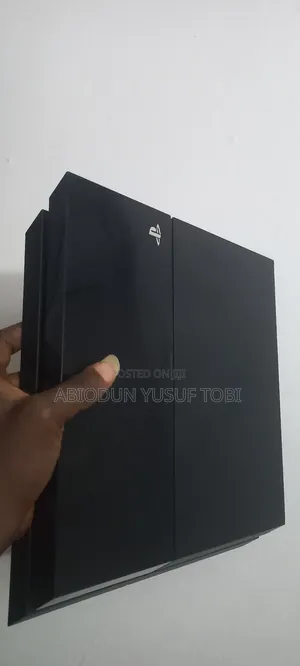 Play Station 4