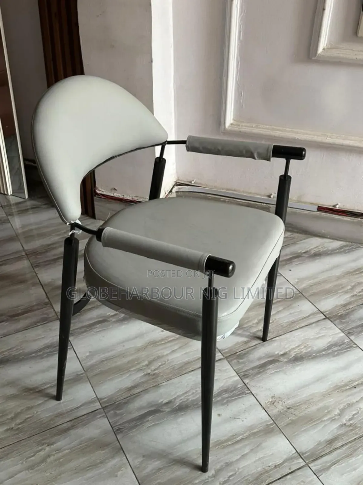 Luxury High-Quality Chair
