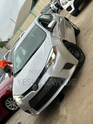 Photo - Toyota Corolla 2015 Silver
