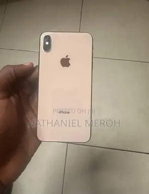 Photo - Apple iPhone XS Max 64 GB Gold