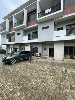 4bdrm Duplex in Berger Clinic, Life Camp for rent
