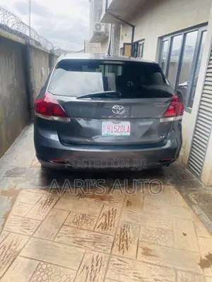Photo - Toyota Venza 2014 Gray
