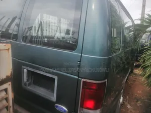 Ford Econovan 2006 Green