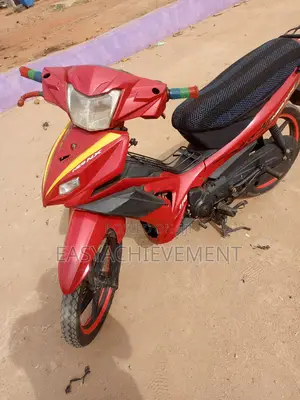 TVS HLX 125 2023 Blue