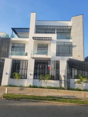 8bdrm Mansion in Asokoro for sale