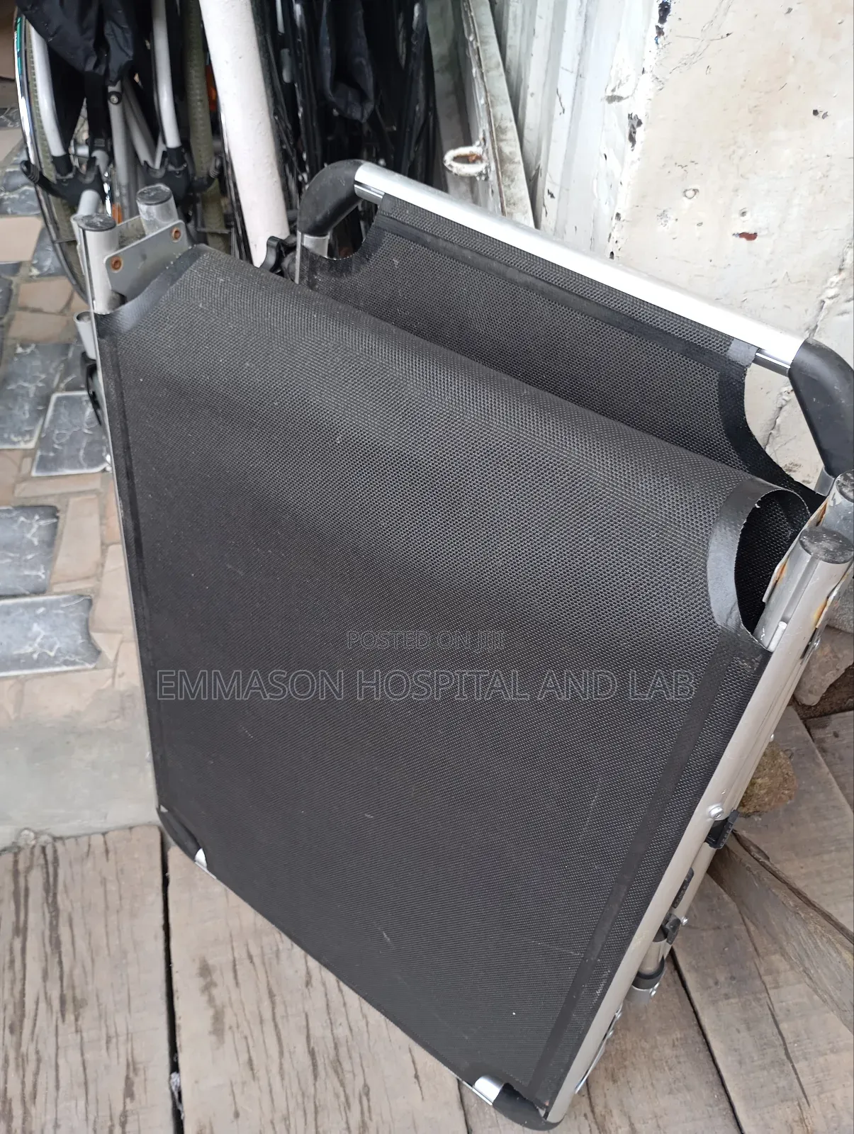 Executive Camp Bed With Sunshade Foldable Type