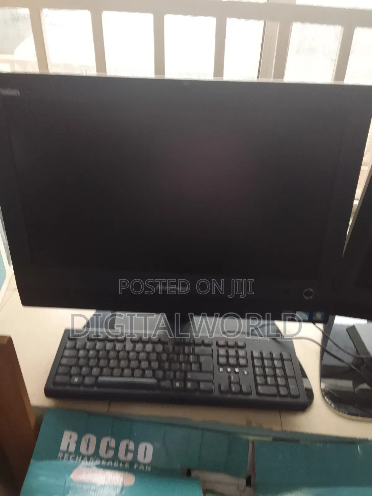 Desktop Computer Lenovo ThinkCentre M720 4GB Intel Pentium HDD 250GB