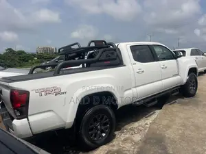 Toyota Tacoma SR5 2021 White
