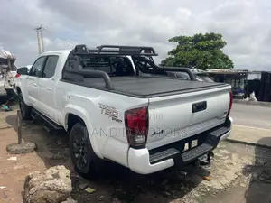 Toyota Tacoma SR5 2021 White
