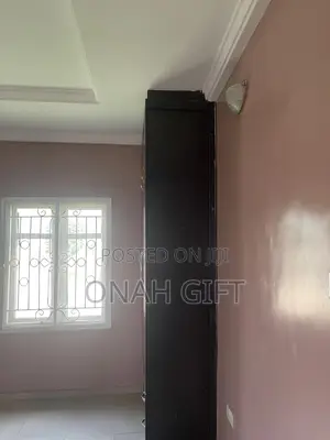 Spacious and Sweet 2 Bedroom Flat for Rent Fo1