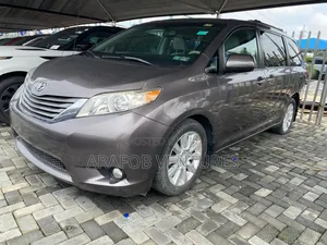 Toyota Sienna 2013 Gray