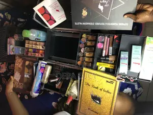 Photo - Makeup Box Makeup Accessories(Fairly Used)