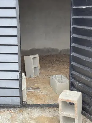 Photo - Shop to Rent in a Strategic Area at Okokomaiko