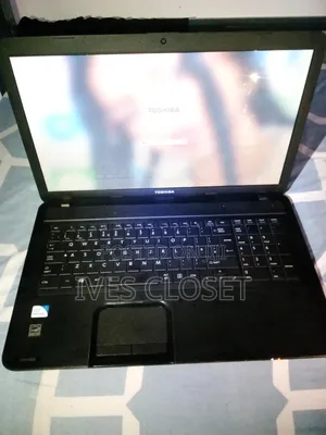 Photo - Laptop Toshiba Satellite C870 4GB Intel Core i3 HDD 500GB