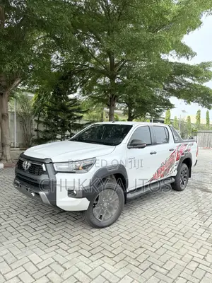 New Toyota Hilux 2025 White