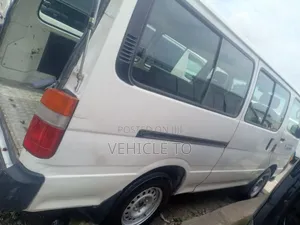 Toyota HiAce 1995 White